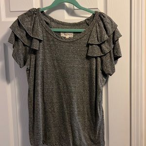 Gray ruffle sleeve tee